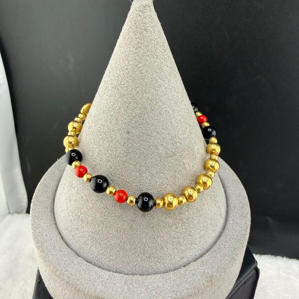 Vintage Trifari Bracelet Gold Tone
Black Red Bead Fold Over Clasp 6.5"